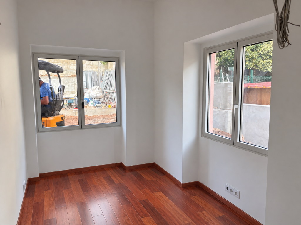 Moradia em Caxias — caixilharia Caixipronto, fotografia 8; imagem tratada digitalmente